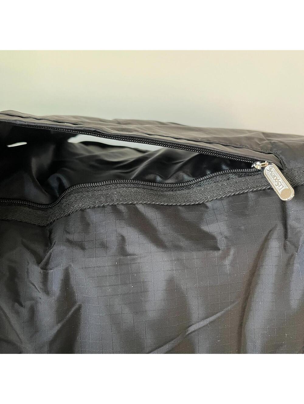 Lesportsac Black Large Weekender NWT - Picture 4 of 8